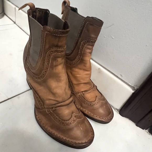 FRED SEGAL DISTRESSED LEATHER ANKLE BOOTIES, US SIZE 38, COGNAC BROWN - Picture 10 of 12